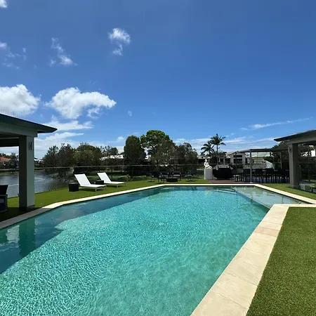 Lakeside Retreat-3